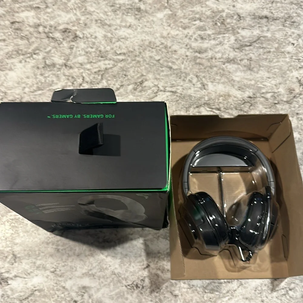 New in box Razer Kraken x gaming headseat